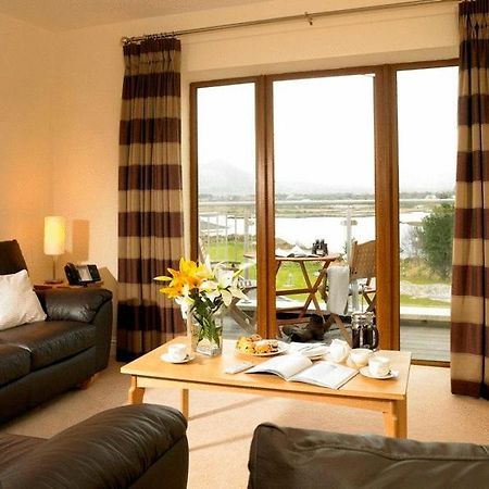 Golden's Cove Apartments at Sneem Hotel Buitenkant foto